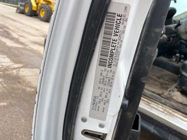 2015-dodge-ram-3500-image-88