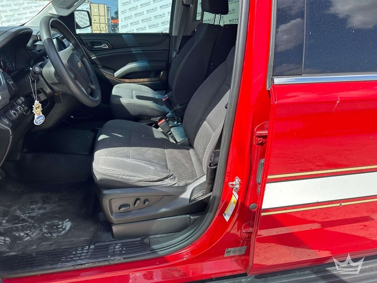 2018-chevrolet-suburban-image-13