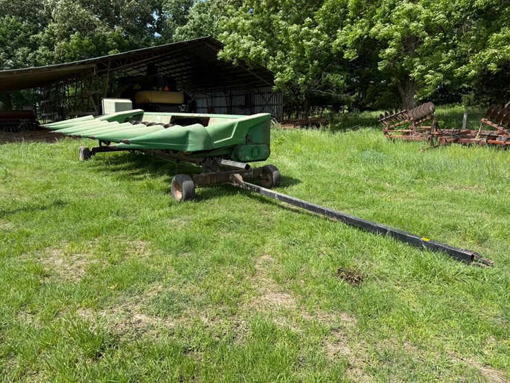john-deere-8-image-1