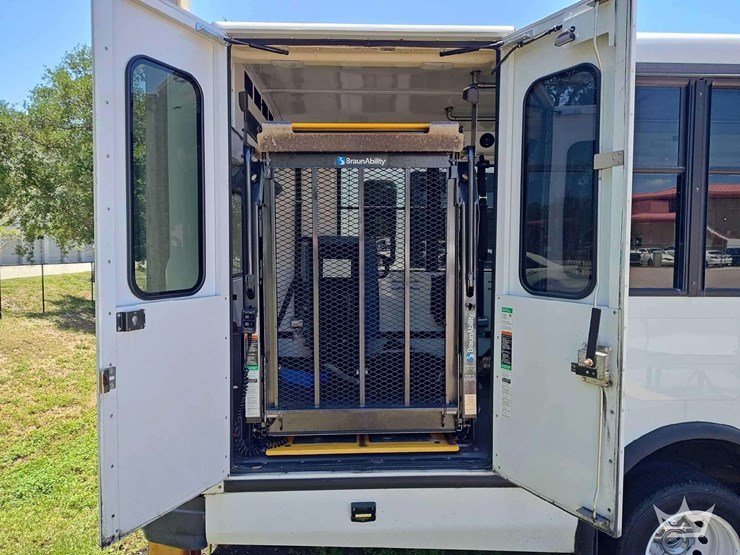 2019-ford-transit-image-30
