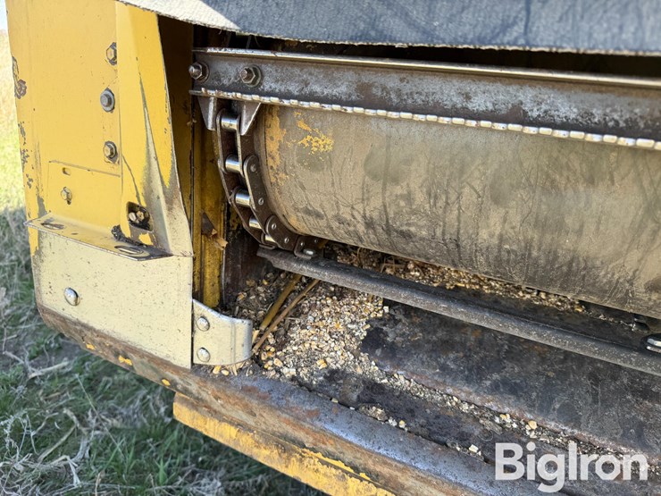 new-holland-tr86-image-12