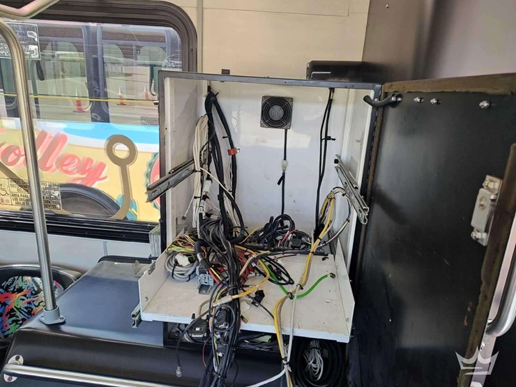 2012-gillig-low-floor-image-27