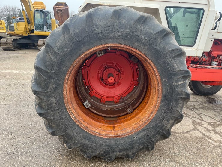 #4064-•-case-1370-tractor-image-17