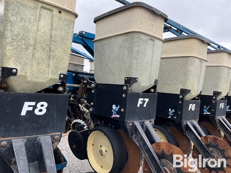 kinze-2600-image-16