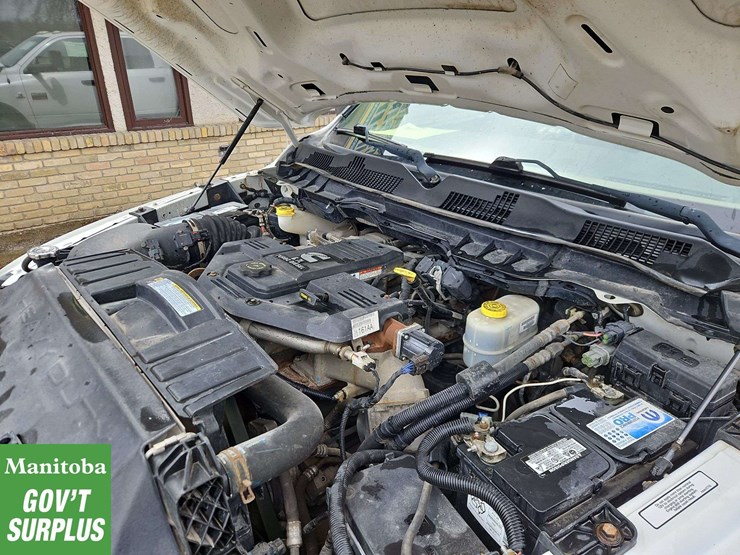 2011-dodge-3500-image-16