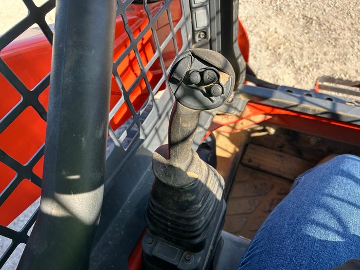2017-kubota-ssv65-image-20
