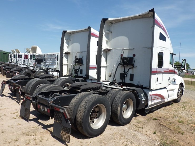2016-kenworth-t680-image-13