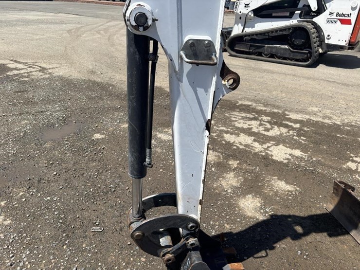 2020-bobcat-e20-image-15