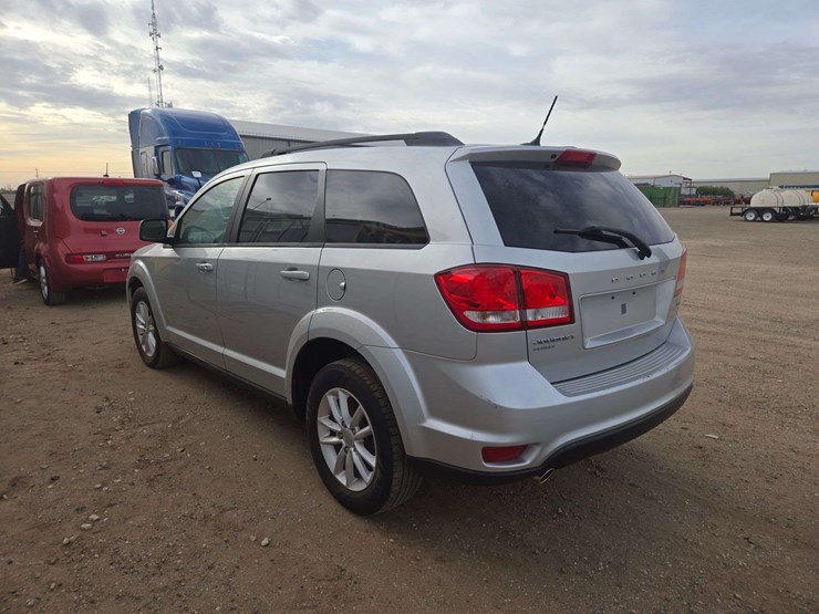 2013-dodge-journey-sxt-image-4