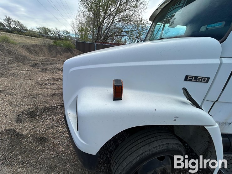 2000-freightliner-fl50-image-13