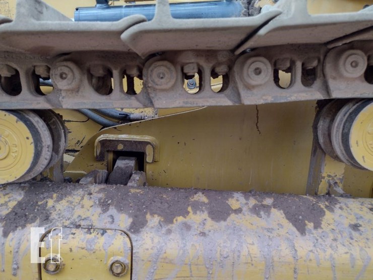 2019-caterpillar-d6k2-xl-image-17