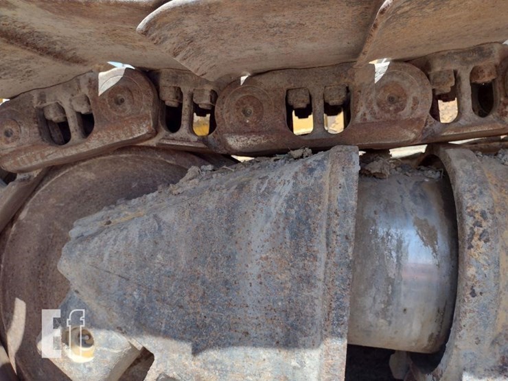 2014-caterpillar-d6t-xw-image-17