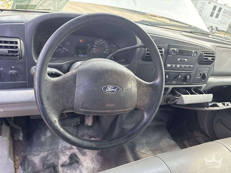 2006-ford-f450-image-13