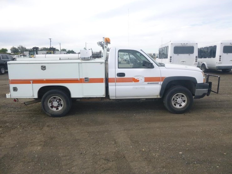 2007-chevrolet-2500-image-14
