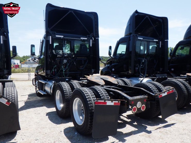 2022-freightliner-cascadia-116-image-10