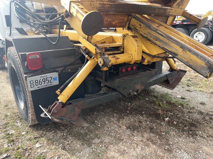 #4020-•-2004-international-truck-with-tree-spade-(has-wi-title)-image-36