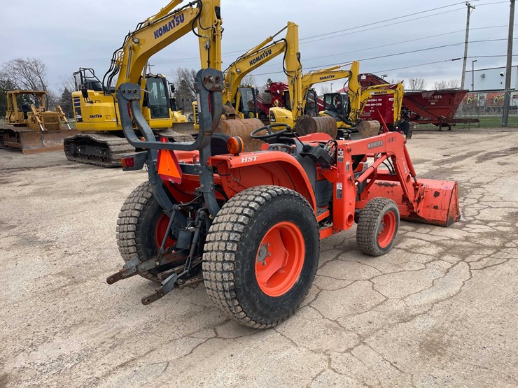 #4054-•-kubota-tractor-image-5