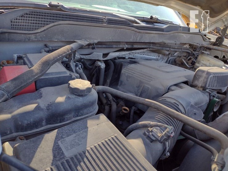 2016-chevrolet-2500hd-image-35