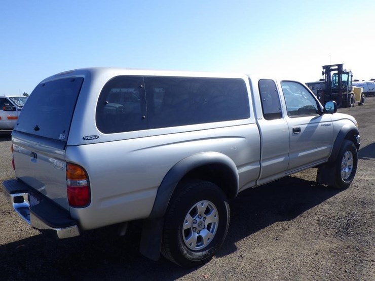 2002-toyota-tacoma-image-3
