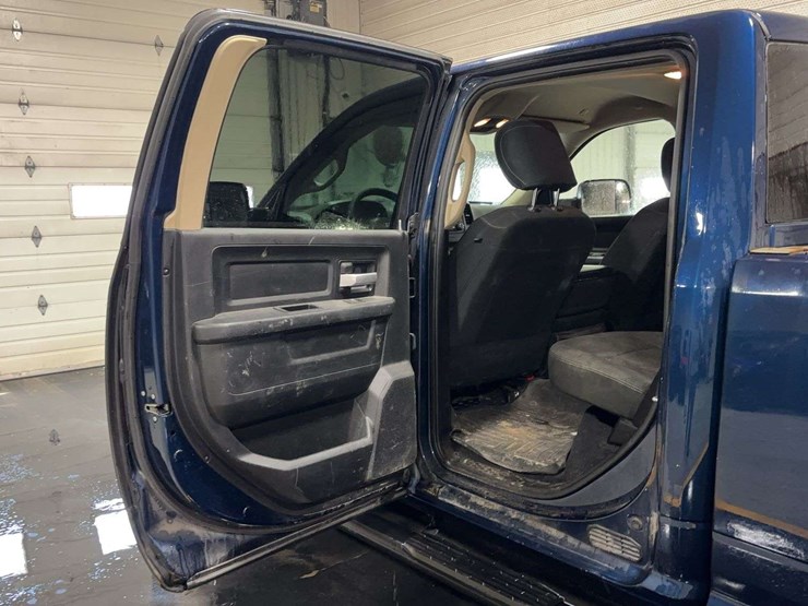 2019-dodge-3500-image-12