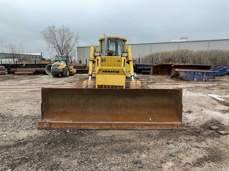 komatsu-d65px-12-image-2