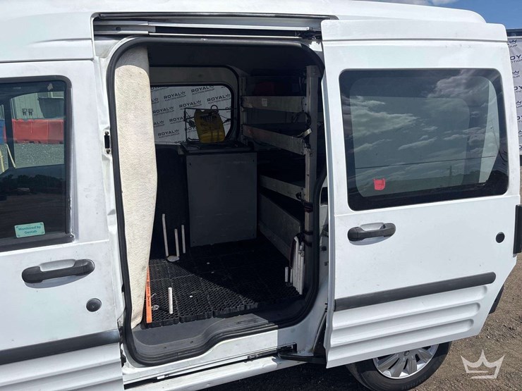 2013-ford-transit-connect-image-18