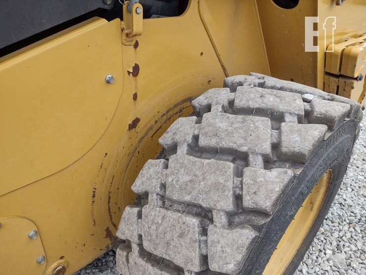 2016-caterpillar-246d-image-17