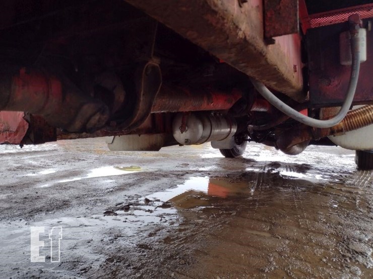 1993-peterbilt-379-image-37
