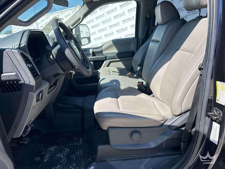 2022-ford-f250-image-12