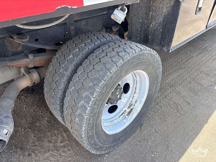 2016-ford-f550-image-40