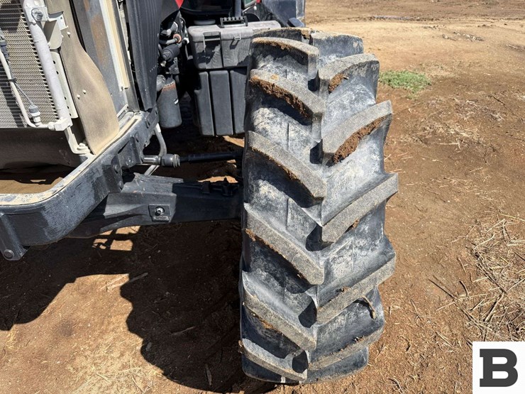 case-ih-farmall-105u-image-22