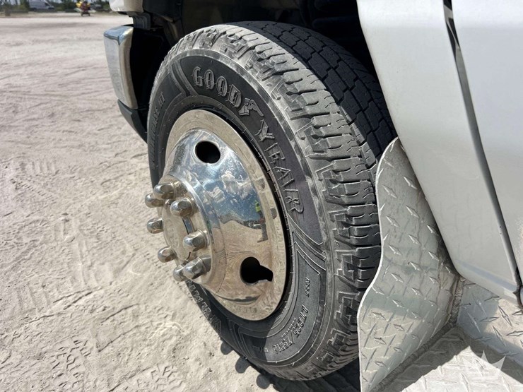 2013-ford-e450-image-24