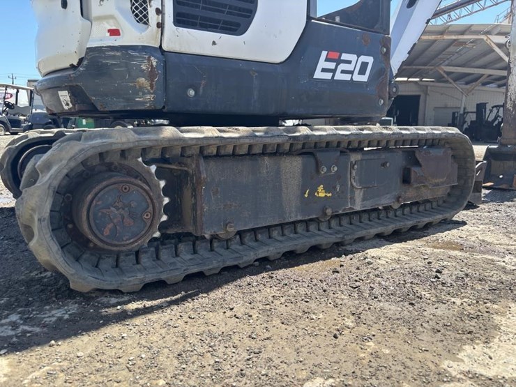 2020-bobcat-e20-image-21