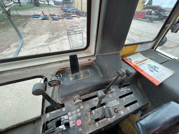 #4065-•-case-2390-tractor-image-89