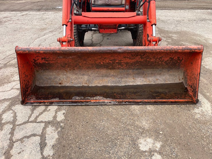 #4054-•-kubota-tractor-image-32