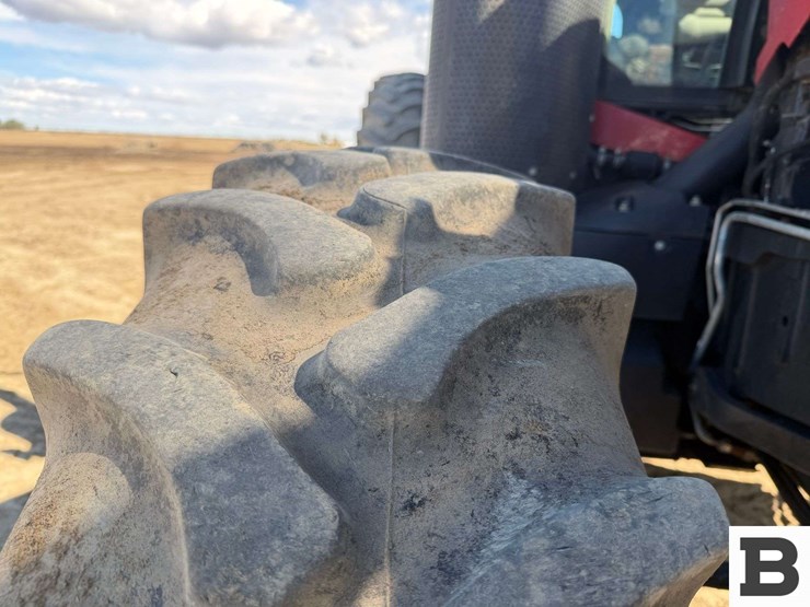 2015-case-ih-magnum-310-image-91