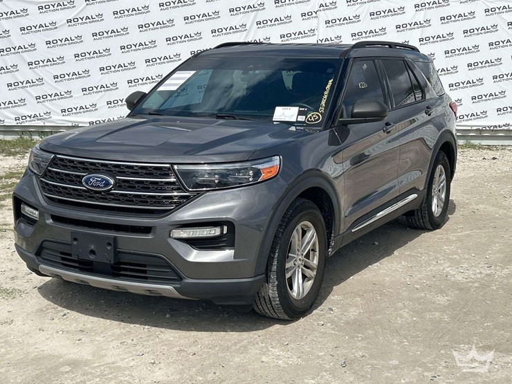 2023-ford-explorer-image-1