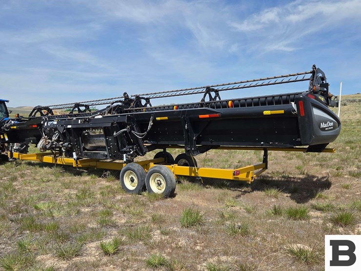2013-macdon-35-ft-draper-header-and-stoess-header-cart-image-6