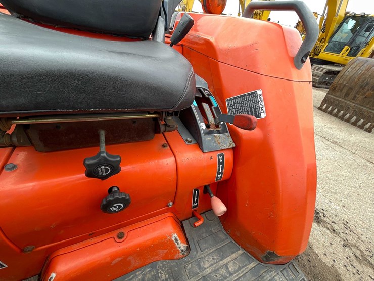 #4056-•-kubota-tractor-image-60