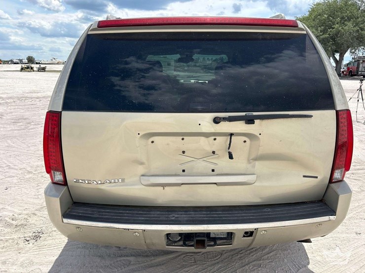 2007-cadillac-escalade-image-23