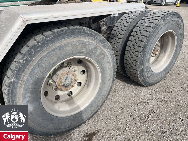 2014-kenworth-t800-image-10