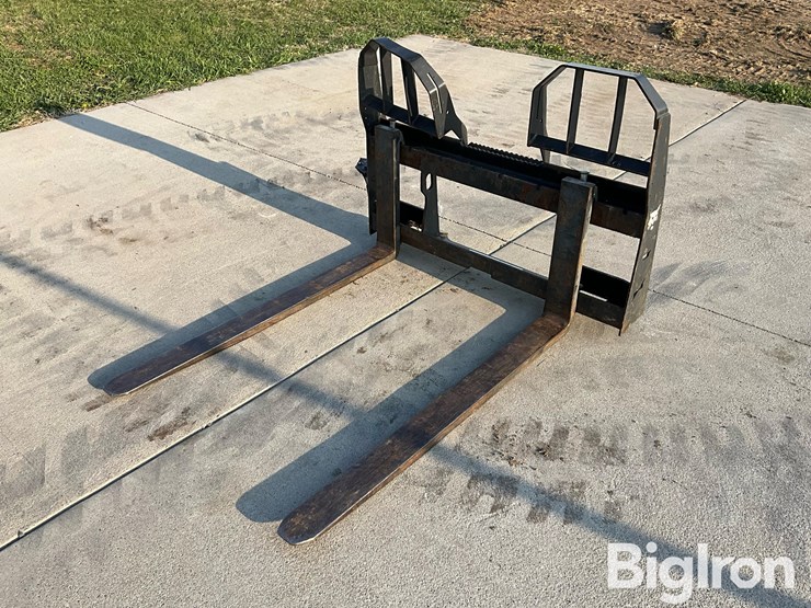 bobcat-pallet-fork-image-1