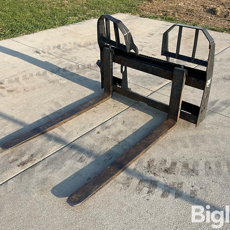 BOBCAT PALLET FORK