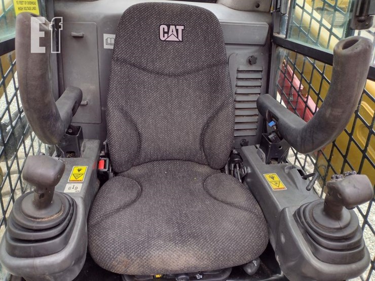 2016-caterpillar-246d-image-11