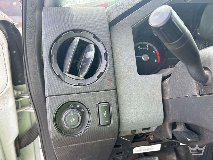 2016-ford-f550-image-15