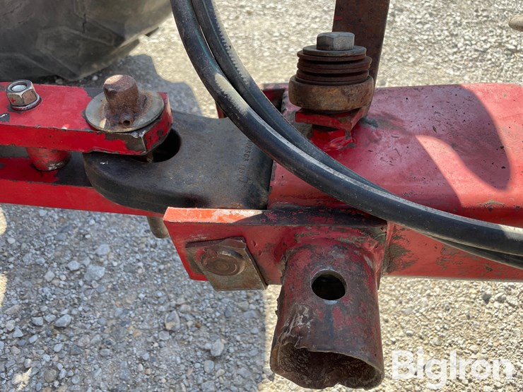 case-ih-3900-image-10