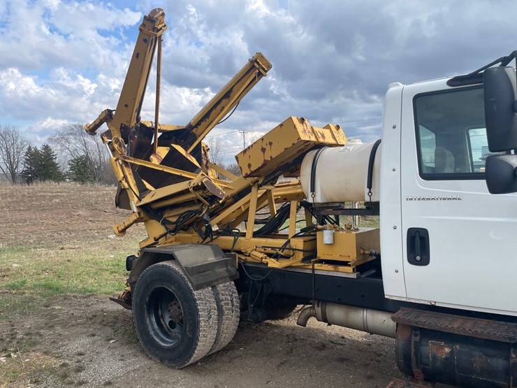 #4020-•-2004-international-truck-with-tree-spade-(has-wi-title)-image-21