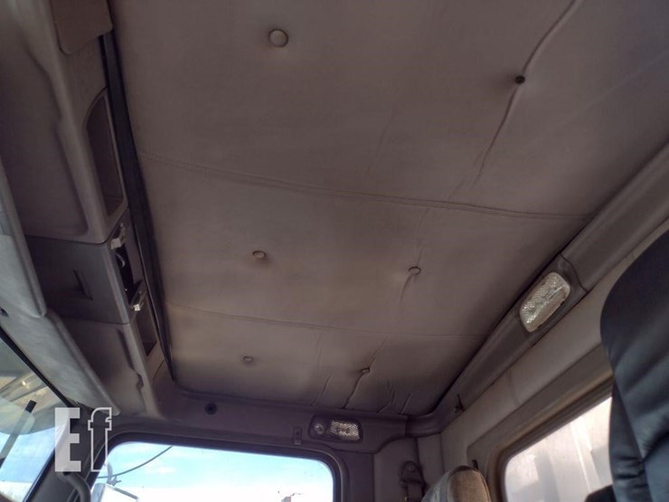 2007-kenworth-w900-image-16