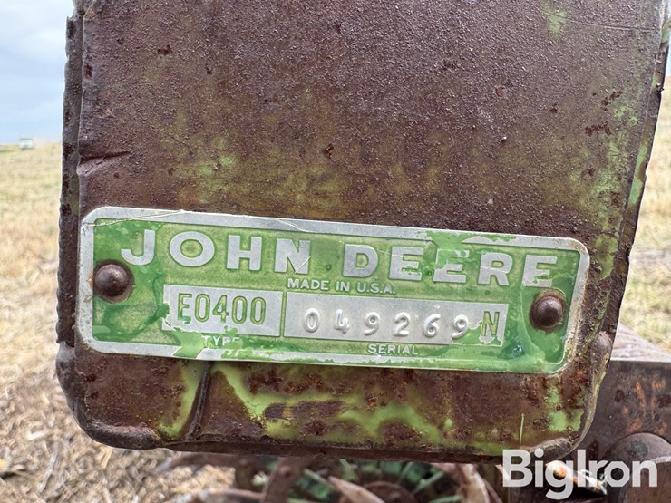 john-deere-400-image-16