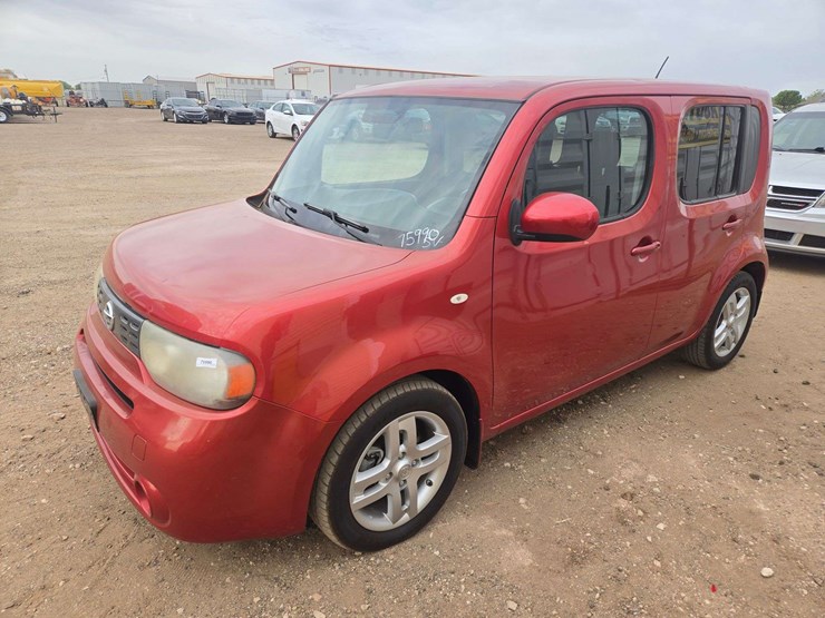 2010-nissan-cube-image-1
